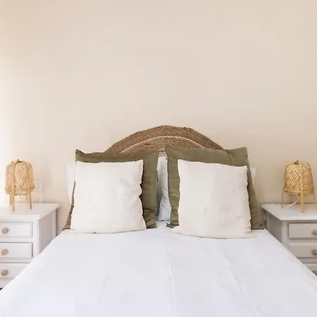 Adeje Pearl. Lovely, Citycenter&private Parking Apartamento