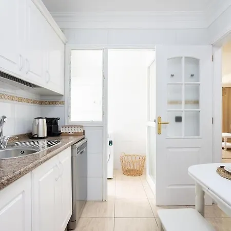 Adeje Pearl. Lovely, Citycenter&private Parking Costa Adeje (Tenerife)